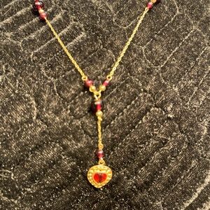 Georgous 14k gold garnet drop necklace